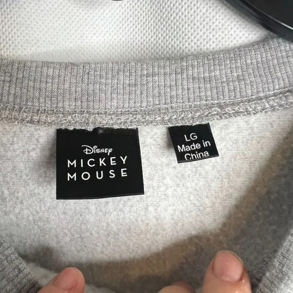 Disney Mickey Mouse Gray Crewneck Long Sleeve Pullover Mickey Sweater Sz LG - Picture 7 of 11